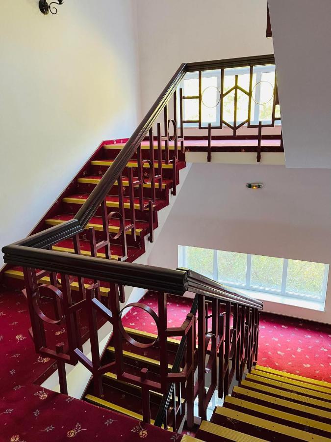 Hotel Flora Дробета-Турну-Северин Экстерьер фото
