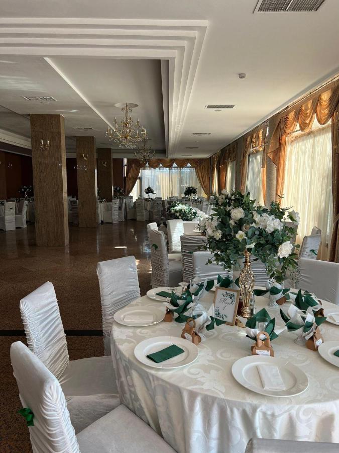 Hotel Flora Дробета-Турну-Северин Экстерьер фото